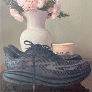 Hoka Black size 10.5